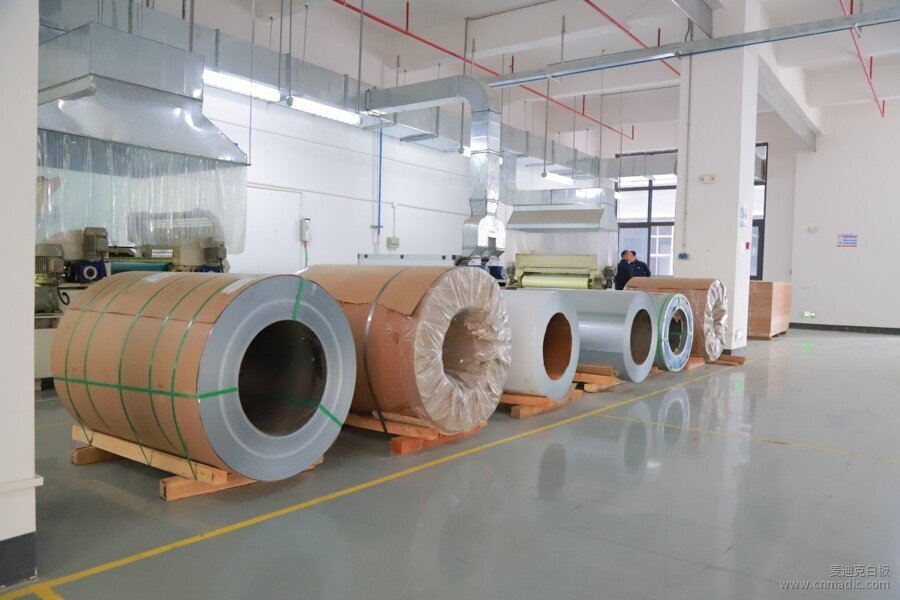 「白板百科」為什么傳統(tǒng)磁吸白板的最大寬度是120厘米？